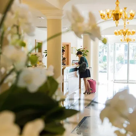 Szálloda Palace Desenzano 4*