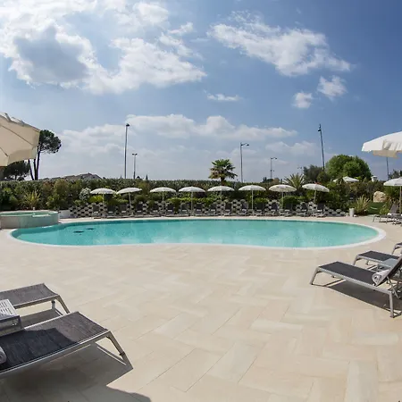 Palace Desenzano Hotell 4*