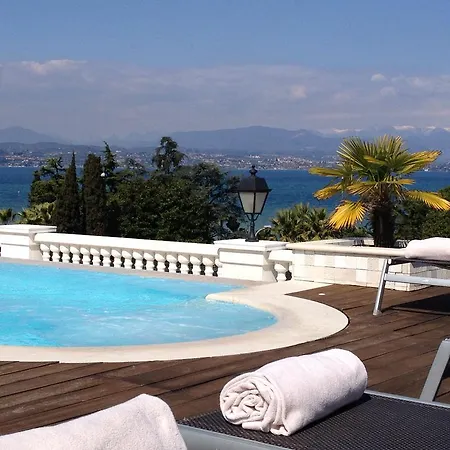 Palace Desenzano Hotell 4*