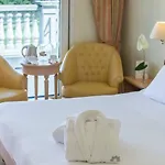 Palace Desenzano Hotell 4*