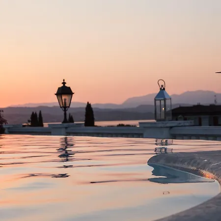 Palace Desenzano Hotell 4*