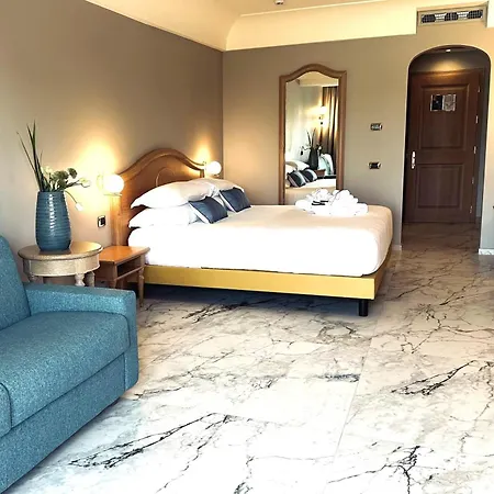 Palace Desenzano Hotel 4*